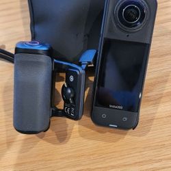 Imsta 360 X5 with OEM Photo Grip 
