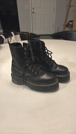 Doc Martens, platform, black, 7.5 women’s , men’s 6
