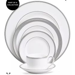 Vera Wang wedgewood Grosgrain 5 piece set.