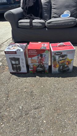 2 blenders and a coffee machine