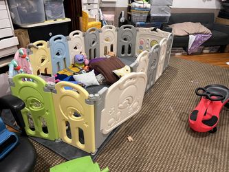 Baby Playpen With Lock And 2 Soft Mats Included.