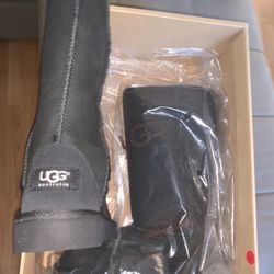 Uggs Australia Brand New And Original Size 1 For Girls / Kids 