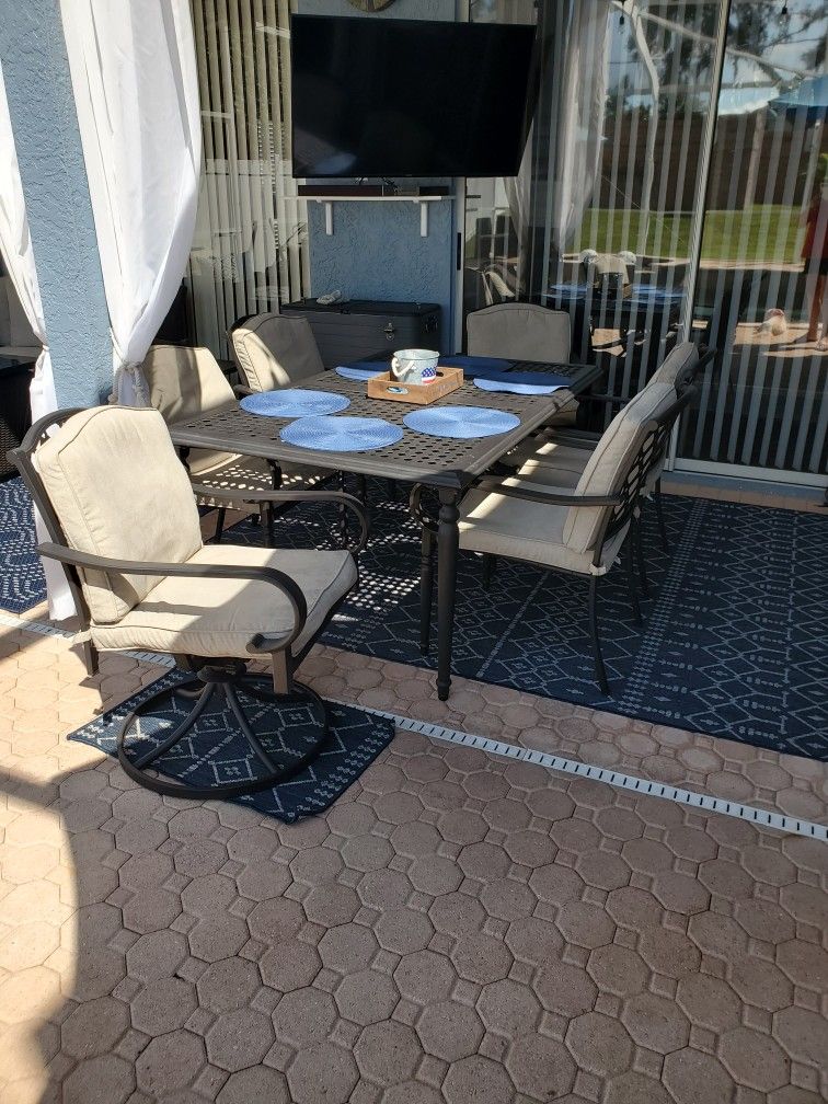 Patio Furniture 