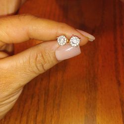 14k diamond earrings (Aretes De Diamantes De 14 Kilates