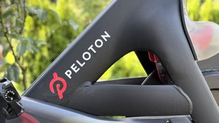 PELETON BIKE