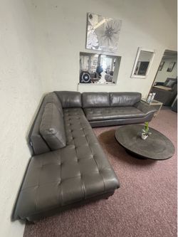 Chateau D’Ax cortisa w / 2 pc sectional