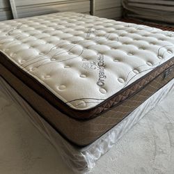 12in Queen Organic Cloud Comfort Europillow Top Mattress and Boxspring 