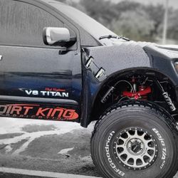 NISSAN TITAN TOPHY TRUCK