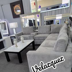 ✅️✅️4-Piece Sectional Set✅️✅️✅️
One-Arm Loveseat x 2 + Corner Wedge + Armless Chair + Console W/USB & Cup Holders✅️✅️✅️