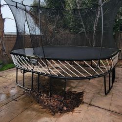 11' Springfree Trampoline  