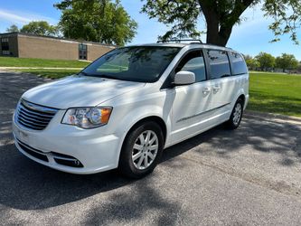 2013 Chrysler Town & Country Van 
