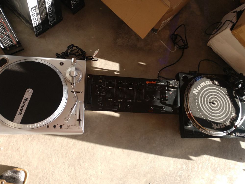 Gemini mixer and two turn tables$200 firm