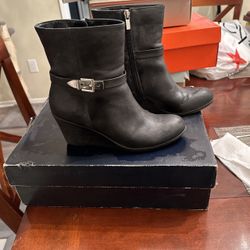 Woman’s Black Boot Wedges Size 7