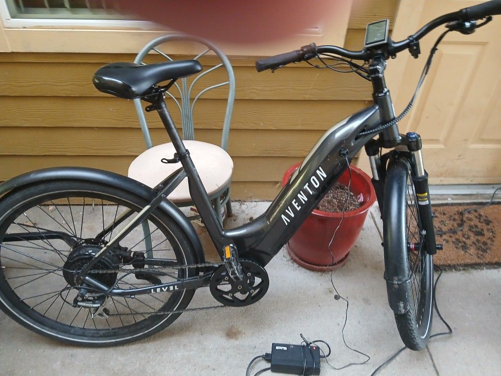 Aventon Level L E Bike