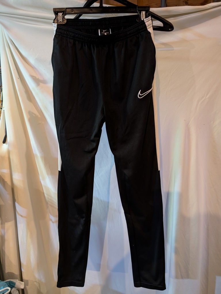 Nike Youth Boys Sweat Pants Size XL. Black And White; Nike Swoosh