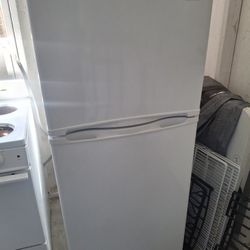 Studio Size Refrigerator 