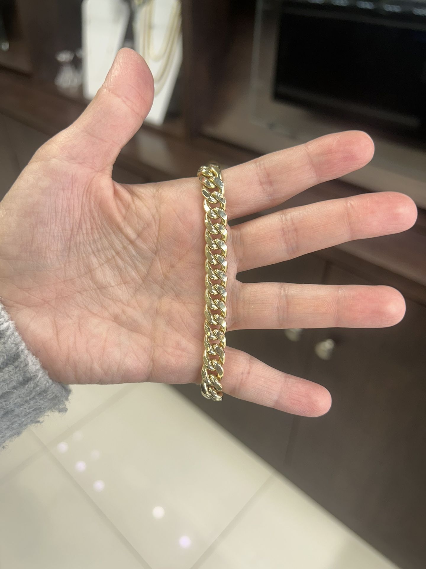 Bracelet Yellow Gold 10k. Cuban Link Hollow