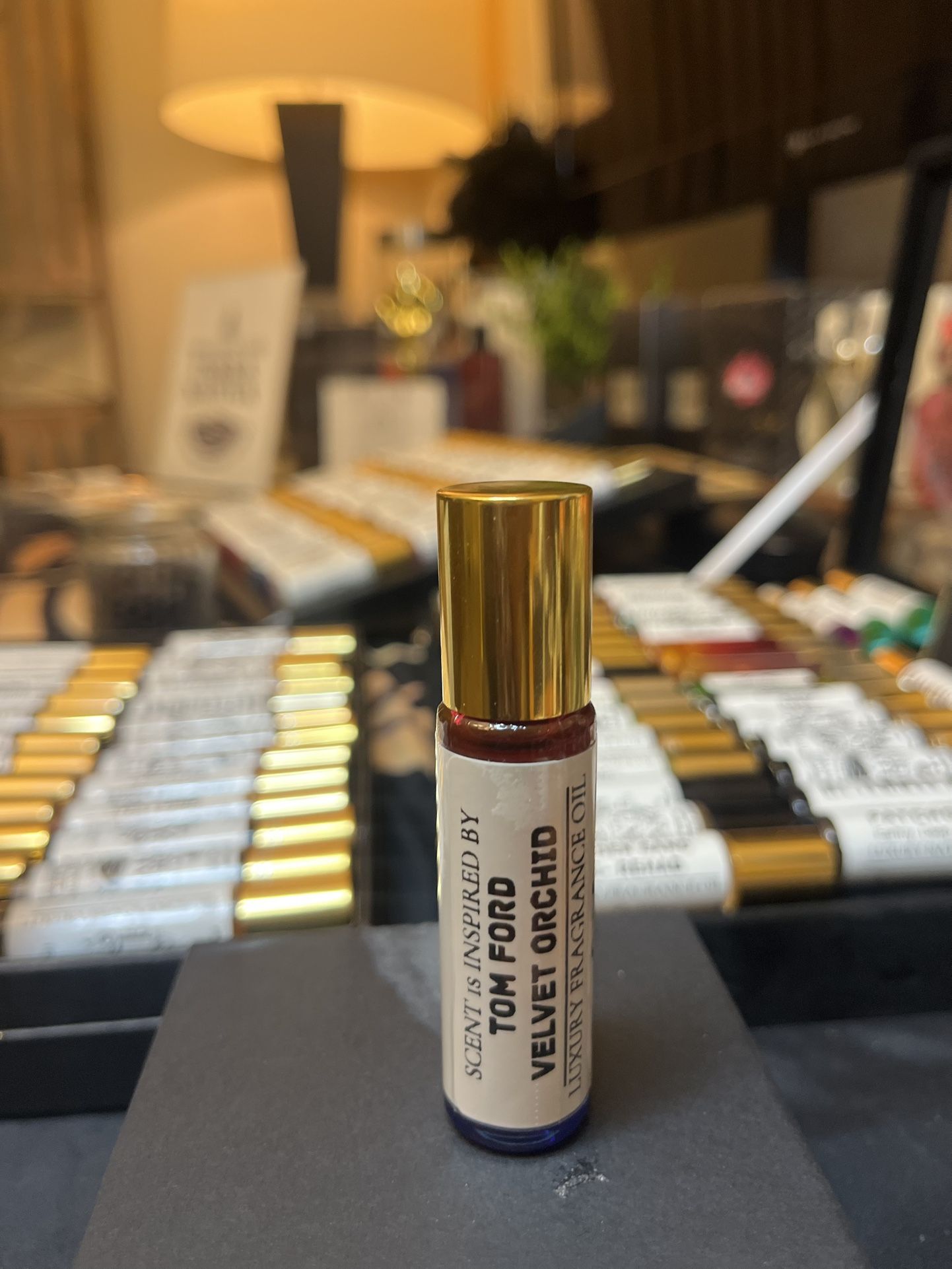 π Velvet Orchid Perfume Oil β Luxurious & Sensual Unisex Bloom! π Pure Perfume Oil | Made in USA πΊπΈ | By Top Luxury Oils β¨ Description: Wrap your