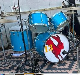 Vintage 1968 Ludwig Standard Drum Set