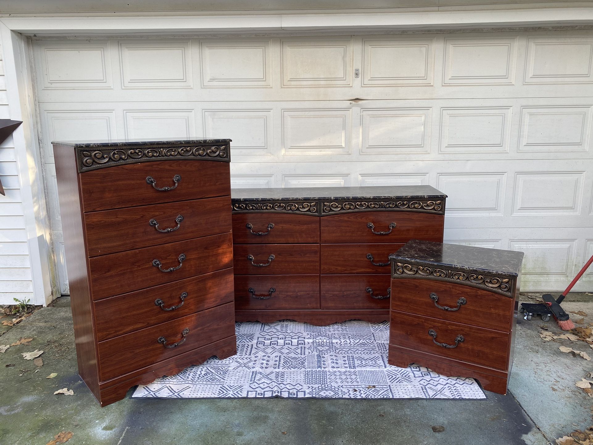 Dresser Set
