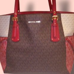Michael Kors Voyager Bag