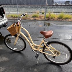 Women’s Townie 7 Speed Bicycle 