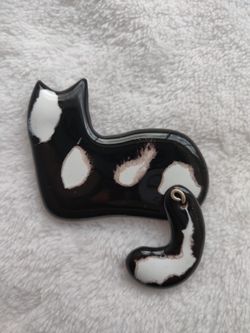 Cat Brooch