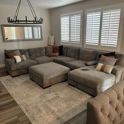 FREE SECTIONAL SOFA