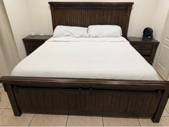 Cal king-size rustic farmhouse bedroom set