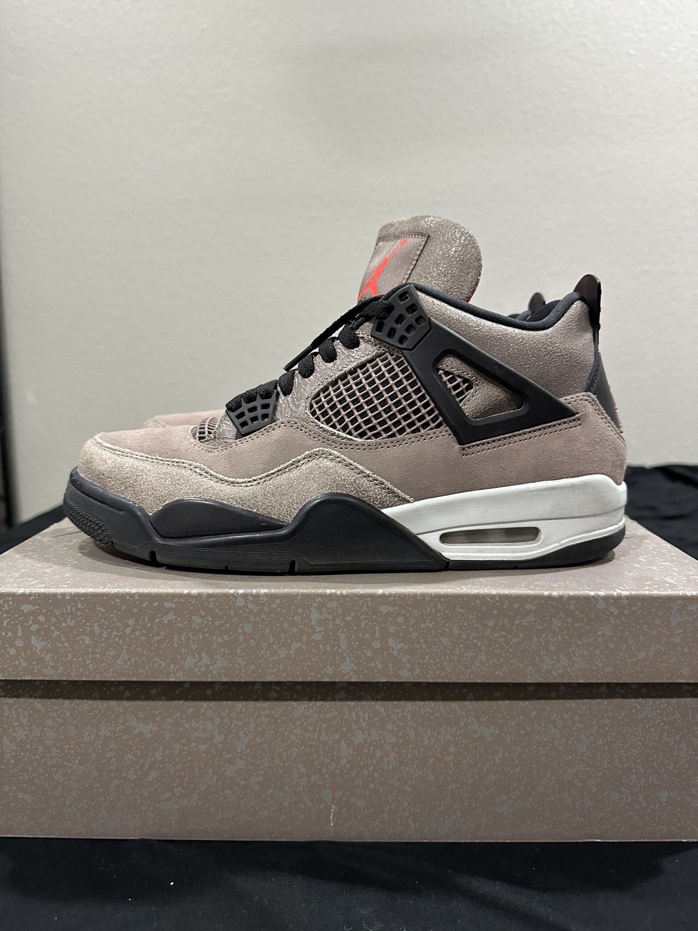 Air Jordan 4 “Taupe Haze”