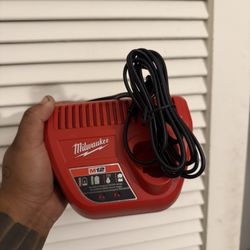 Brad New Milwaukee M12 Battery Charger 