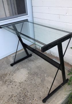Barely used desktop table