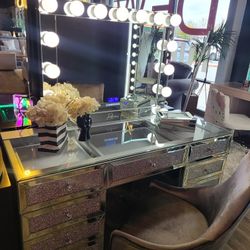 11 DRAWER DIAMOND Vanity Table And Bluetooth Mirror FINANCING AVAILABLE NO CREDIT NEEDED 