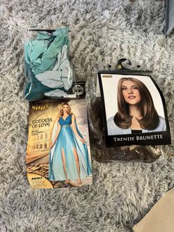 COSTUMES