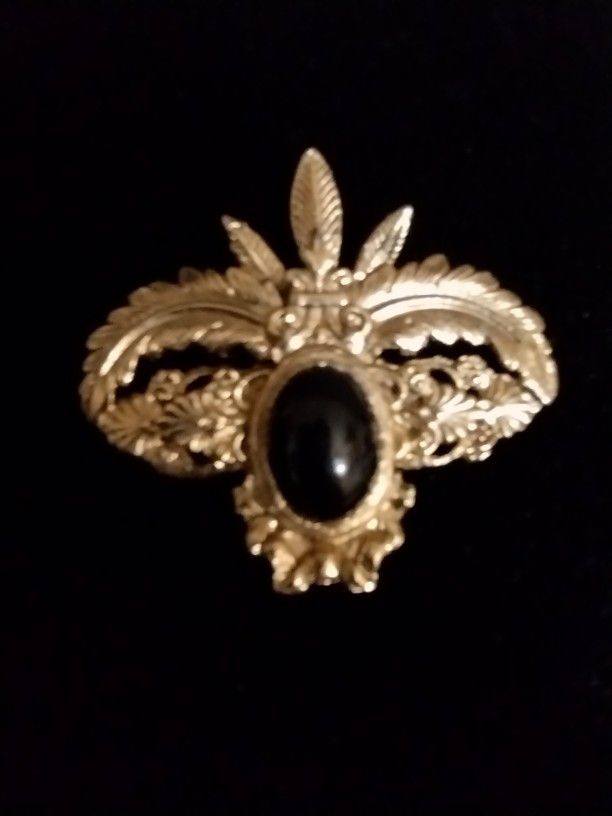 Vintage Fancy Gold Tone Ornate Regal Black Cabochon Brooch