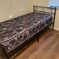 Two Twin Beds With Mattresses Free 