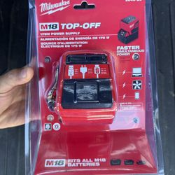 Milwaukee M18 18-Volt Lithium-Ion 175-Watt Powered Compact Inverter with 5.0 Ah Battery and Charger 