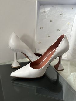 Amina Muaddi (original/Napa White/36.5)