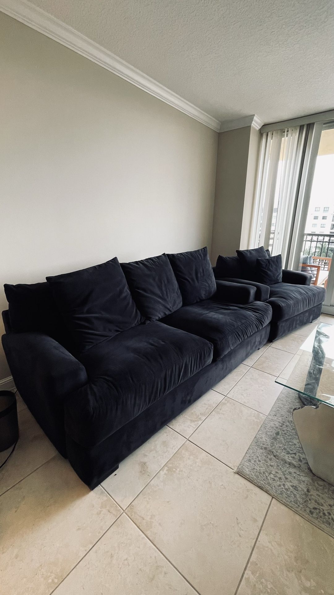  Z Gallery Gorgeous Black Couch Pick Up Brickell. Excellent Cond