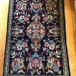 Magnificent 100% handmade silk rug from Iran. It is handwoven in the town of Ghom (Iran) where most silk rugs are made. Size is 23” x 35”. It comes fr