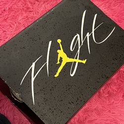6y5 Air Jordan 4 Retro Yellow Boy Size