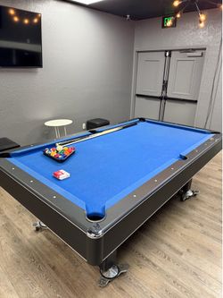 Pool table