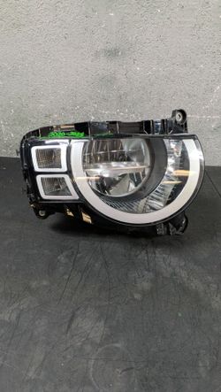 2020-2021-2022-2023-2024-2025 LAND ROVER DEFENDER RIGHT HEADLIGHT OEM USED #10389