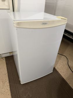 Mini fridge