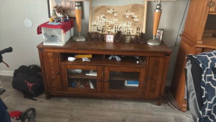 Cabnit and dresser