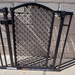 Baby/dog gate
