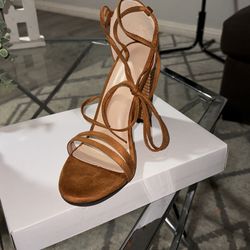 beautiful brown leis heels size 9