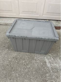 Storage container
