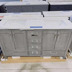 Beautiful Bathroom Vanity in Gray 60”, double sink soft close solid wood $849 