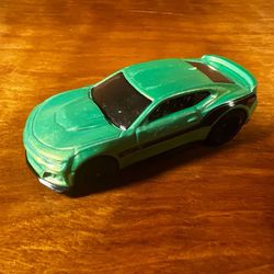 Hot Wheels Premium (2017) Green '16 Camaro SS Toy Car 9/10